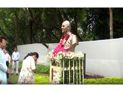 
      
      CM Rekha Gupta pays tribute to  late Union Minister Arun Jaitley
      
      