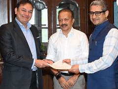 
      
      Pranav Adani contributes Rs 15 crore for adding 100 new cars to M
      
      
