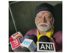 
      
      Sanjay Mishra visits Puri Jagannatha temple
      
      