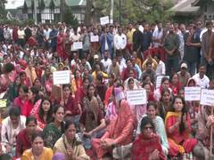 
      
      Himachal: Outsourced employees hold Vidhan Sabha gherao in Shimla
      
      