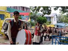 
      
      Uttarakhand students stage protest outside DFO office with drums
      
      