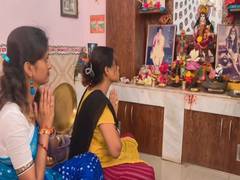 
      
      Bengal, TN families await news on stranded loved ones in Nepal
      
      