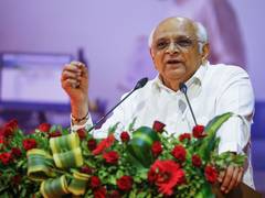 
      
      More than one lakh citizens obtain certificates from home in 4 mo
      
      