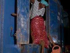 
      
      ‘Kanda Express’ carrying Maharashtra onions arrives in Delhi
      
      