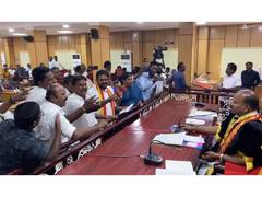 
      
      Altercation between TVK, DMK councillors in Thoothukudi
      
      