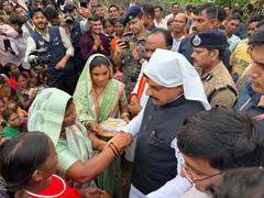 
      
      Women tie Rakhi to Madhya Pradesh CM during Balaghat visit
      
      