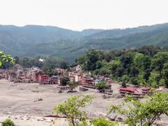 
      
      Common people help flood victims in remote Nepal villages
      
      