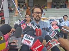 
      
      Hamirpur: Anurag Thakur pays tribute to Major Dhyan Chand
      
      