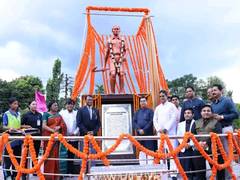 
      
      Tripura CM unveils Major Dhyan Chand statue
      
      
