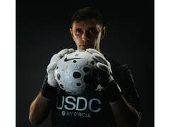 
      
      Chelsea sign Argentine goalkeeper Martinez from Aston Villa
      
      