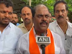 
      
      BJP leaders protest at Osmania Hospital over alleged rape-murder
      
      