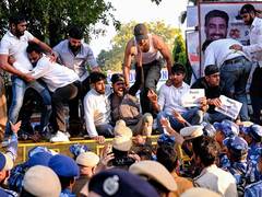 
      
      Delhi: IYC stages protest outside RSS headquarters 
      
      