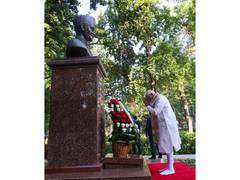 
      
      PM Modi as he pays tribute to Lal Bahadur Shastri at Tashkent
      
      
