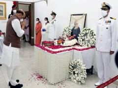 
      
      Rajnath Singh pays tribute to Pranab Mukherjee
      
      