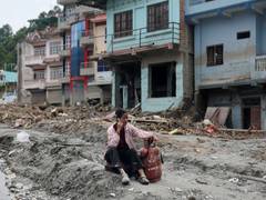
      
      Nepal flash floods: Death toll rises to 903
      
      