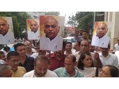
      
      Uttarakhand: Congress holds protest against BJP State Presiden
      
      