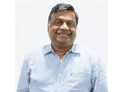 
      
      'AI transforming insurance through faster processing'
      
      