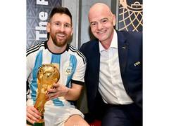 
      
      Infantino pays tribute to Messi after his intl retirement
      
      