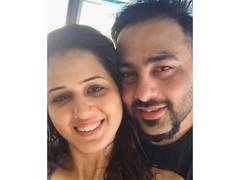 
      
      Badshah, Isha Rikhi announce divorce
      
      