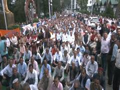 
      
      Himachal: Pensioners hold Assembly gherao protest in Shimla
      
      