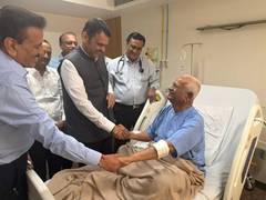 
      
      Devendra Fadnavis meets Anna Hazare
      
      