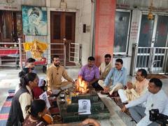 
      
      Uttarakhand BJP performs 'Buddhi-Shuddhi' Yajna for Rahul Gandhi
      
      