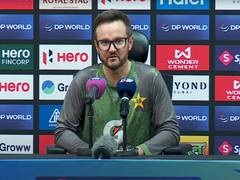 
      
      Aaqib Javed offers new Test coach Hesson 