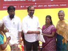 
      
      Tamil Nadu Govt to sell onions at Rs 35/kg in 8,739 ration shops
      
      