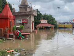 
      
      PM Modi speaks to Varanasi DM, reviews flood situation
      
      