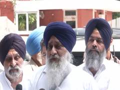 
      
      SAD meets Punjab Governor, seeks CBI probe into corruptio
      
      