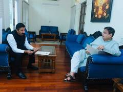 
      
      Himachal Deputy CM Agnihotri meets Union Minister Nitin Gadkari
      
      