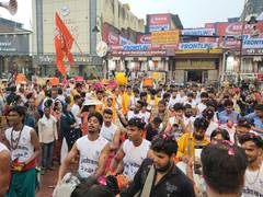
      
      Kashi-Mathura deepen spiritual ties with exchange of gifts
      
      