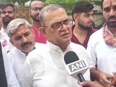 
      
      SP leader Sanatan Pandey questions CEO appointment at Ram Mandir
      
      