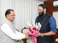 
      
      Telangana minister Uttam Reddy meets Chhattisgarh CM Sai in Delhi
      
      