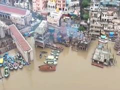 
      
      Uttar Pradesh: Varanasi DM Satyendra Kumar inspects flood relief camps, assures support to affected
      
      
