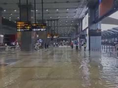 
      
      Heavy rain lashes parts of Delhi; Flights affected; IMD issue
      
      