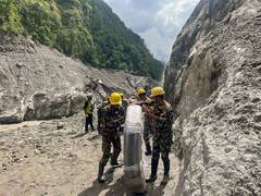 
      
      Nepal flash floods: Death toll rises to 1,287
      
      