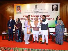 
      
      Pralhad Joshi interacts with  National Teacher Award recipients
      
      