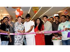 
      
      Elma Aveiro Visits Chemmanur International Jewellers, Kerala
      
      