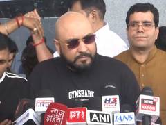 
      
      Singer B Praak arrives in Raipur to perform at Janmashtami event
      
      