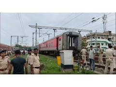 
      
      Two coaches of Mahananda Express derail near Ara railway station
      
      