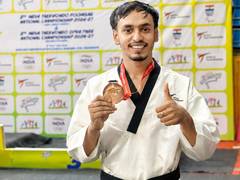 
      
      Bihar CM announces Rs 2 lakh aid each for taekwondo players
      
      