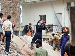 
      
      Congress expresses sorrow over Satya Niketan building collapse
      
      