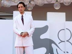 
      
      Robert Pattinson's 'Primetime' earns standing ovation in Venice
      
      
