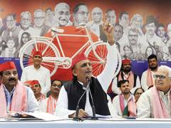 
      
      UP: Samajwadi Party changes Chhatra Sabha dress code to blue
      
      