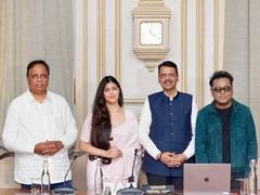 
      
      CM Fadnavis releases tribute song in memory of Asha Bhosle
      
      