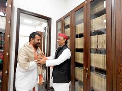 
      
      Akhilesh Yadav meets with team of 'Hanuman Ansh'
      
      