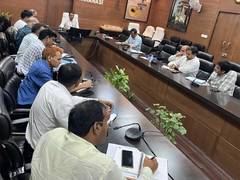 
      
      UP: Varanasi Divisional Commissioner chairs meeting of...
      
      