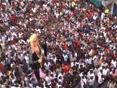 
      
      Nagpur: Crowd erupts in joy to celebrate Marbat fest
      
      