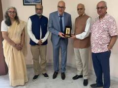 
      
      Global South Institute visits VIF
      
      